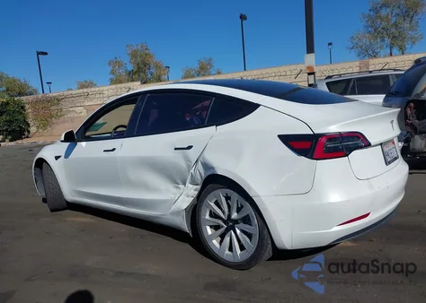 2022 Tesla Model 3 Rear-Wheel Drive z USA, uszkodzony, nr VIN 5YJ3E1EA1NF190793